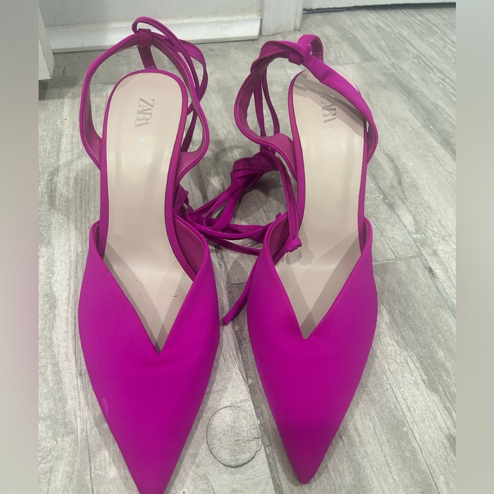 ZARA Fuchsia Pointed Toe Lace-Up Heels
